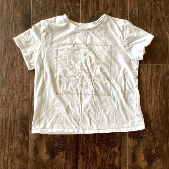 GAP Tee - Picture 1 of 5